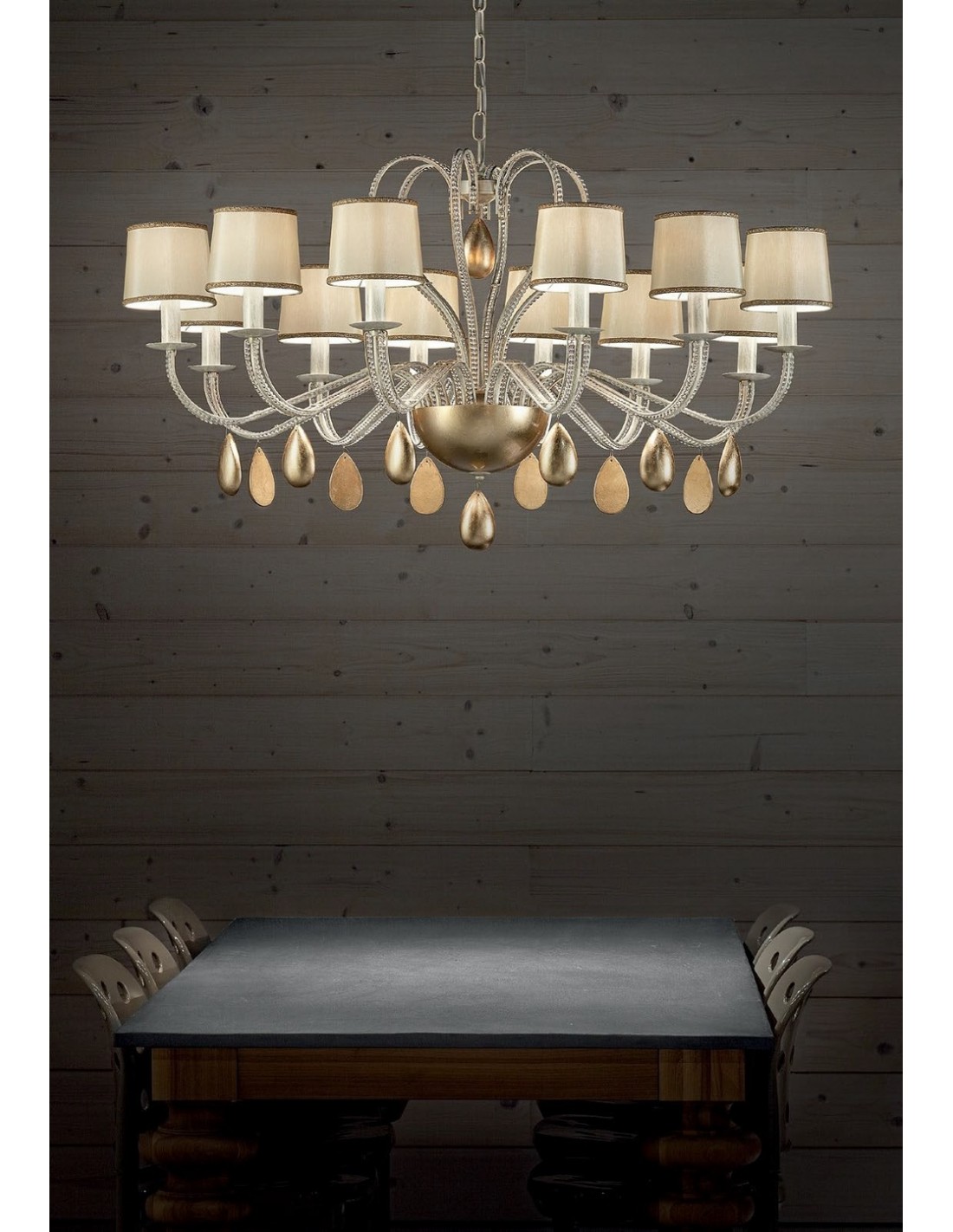 Lampadario Design Classico In Cristallo Foglia Oro Con Paralumi Ms