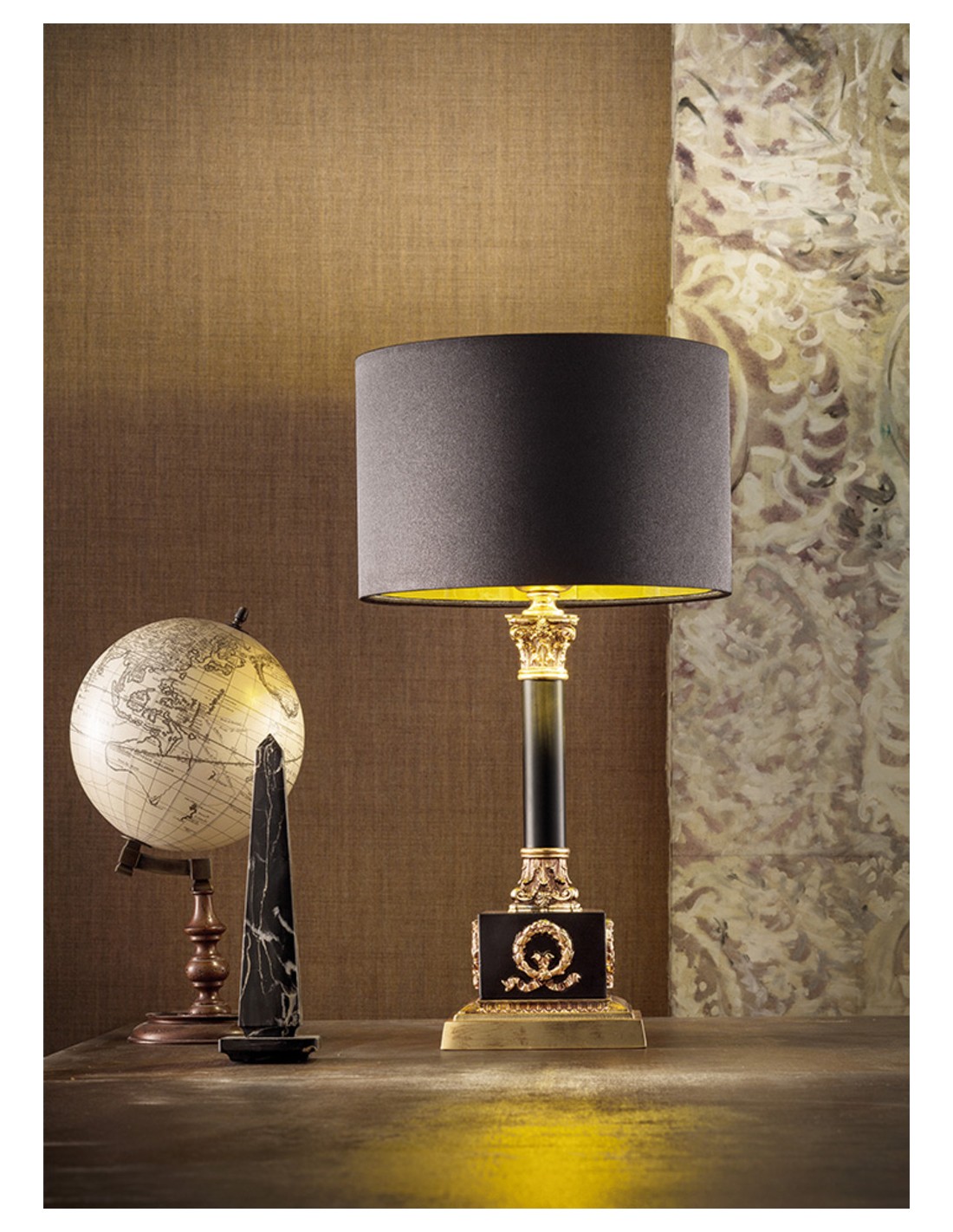 Lampada da tavolo in ottone oro antico con paralume MS-386